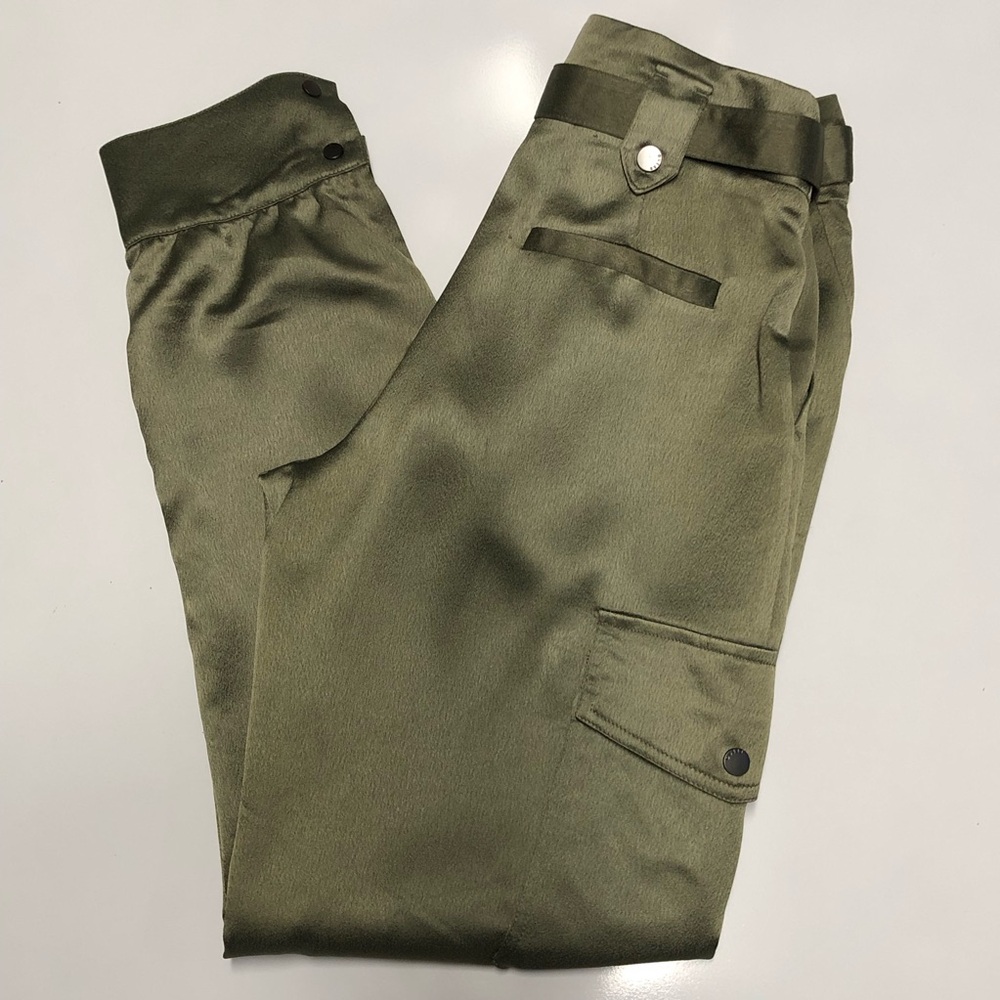 Guess cargo Jegging pants size 4